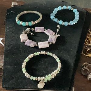 4 Pretty bracelets